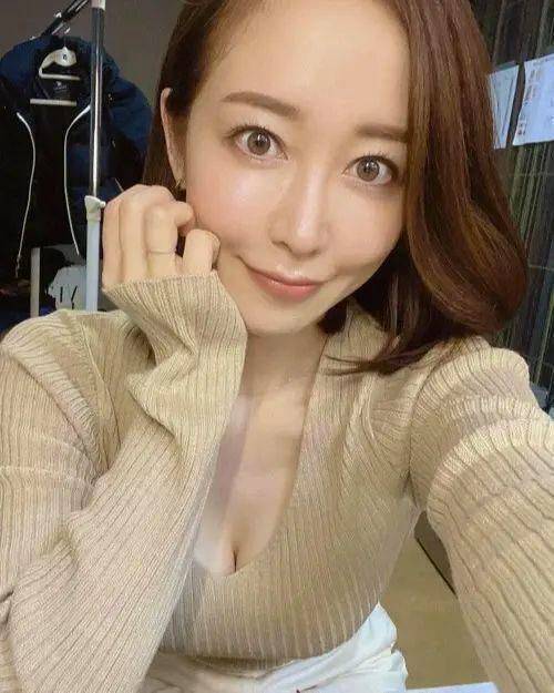 筱田優最新作，探索小巷隱藏特色小店的奇妙之旅